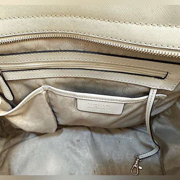 Michael Kors White Studded Women's Large Bag - Picture 10 of 10